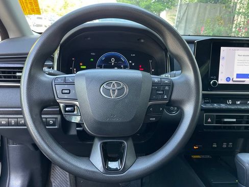 Used 2025 Toyota Camry LE FWD image 14