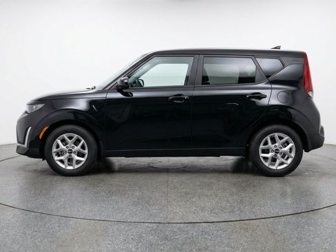 Used 2025 Kia Soul LX w/ LX Technology Package FWD image 5