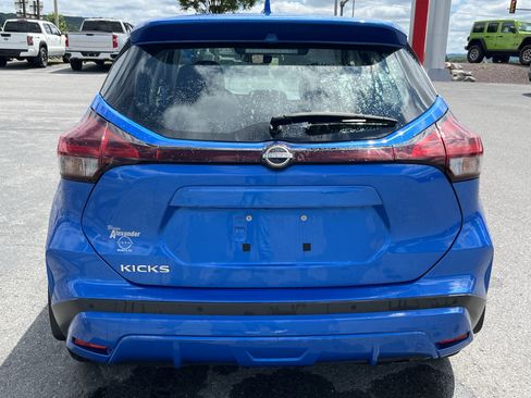 Used 2022 Nissan Kicks S w/ Interior Electronics Package FWD image 6