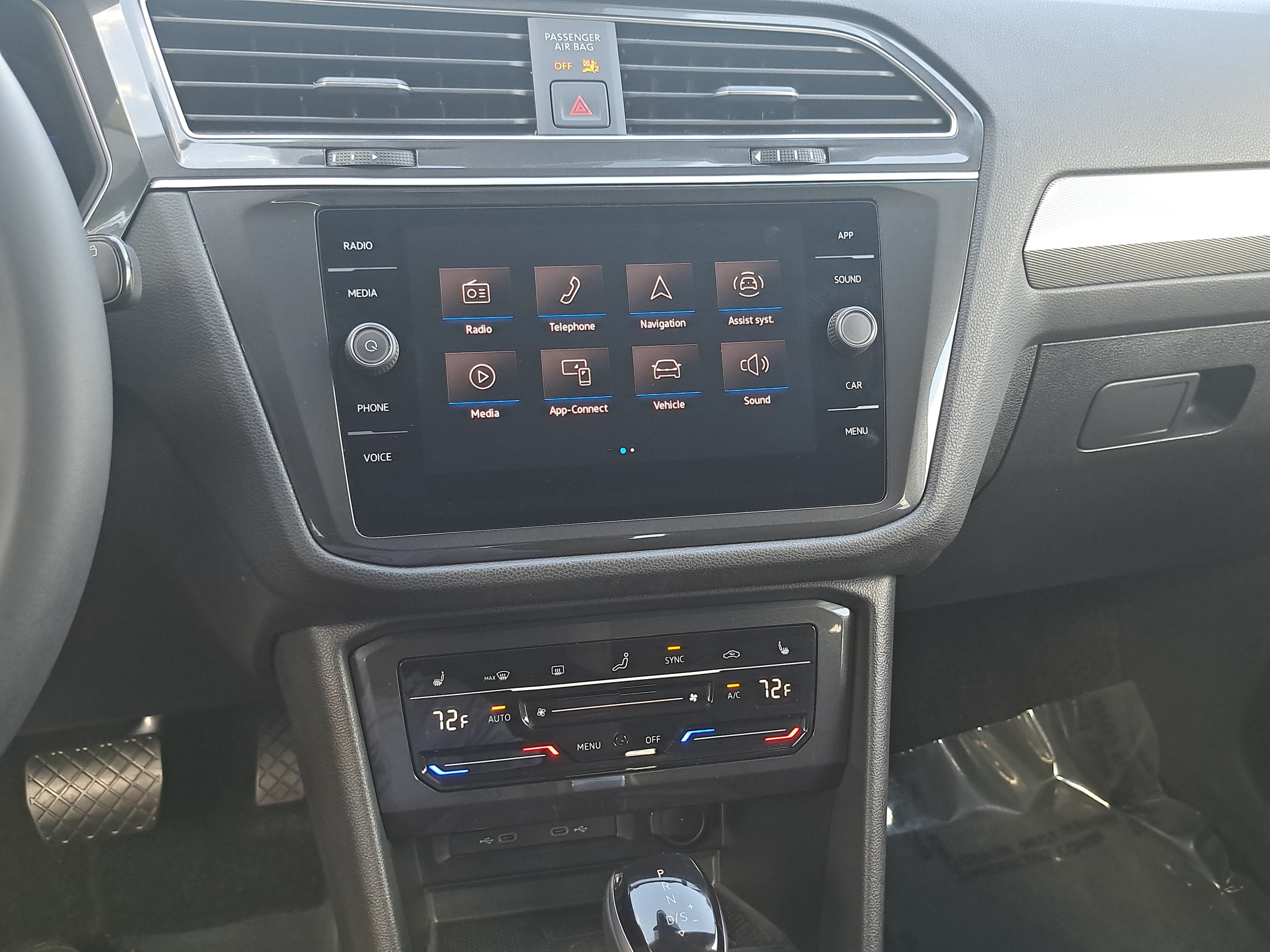 Certified 2023 Volkswagen Tiguan SE FWD image 20
