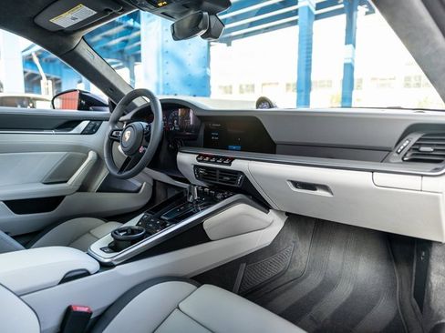 Used 2025 Porsche 911 Carrera GTS image 29