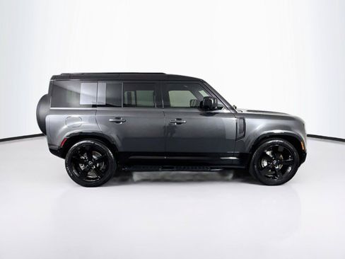 Used 2025 Land Rover Defender 110 X-Dynamic SE AWD/4WD image 11