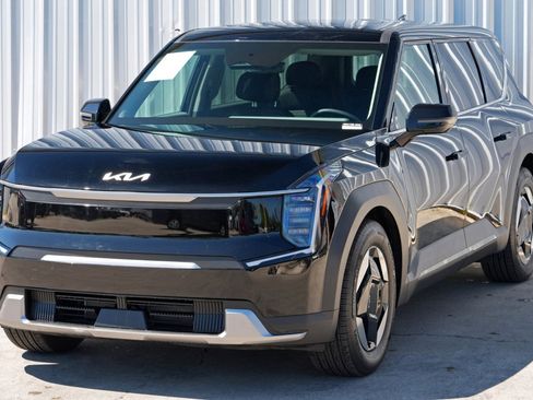 Used 2025 Kia EV9 Light Long Range image 47