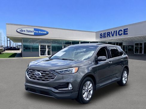 Used 2020 Ford Edge Titanium w/ Equipment Group 301A FWD image 4