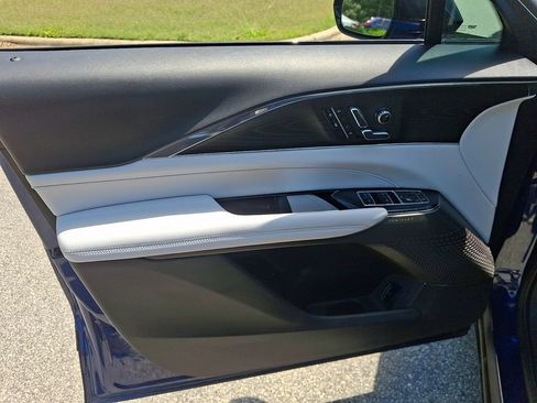 Used 2024 Cadillac Lyriq Luxury RWD image 12