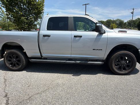 Used 2026 RAM 2500 Big Horn AWD/4WD image 7
