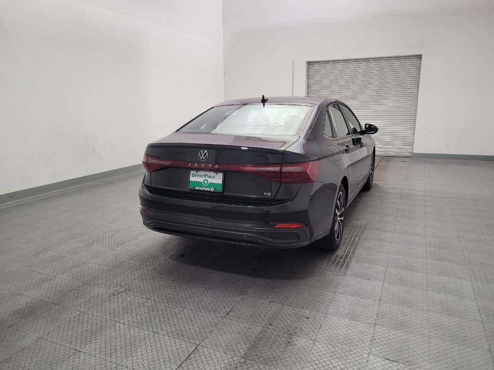 Used 2025 Volkswagen Jetta SE FWD image 7