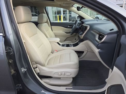 Used 2022 GMC Acadia Denali image 18