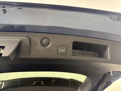New 2026 Chevrolet Equinox LT w/ Convenience Package II FWD image 15