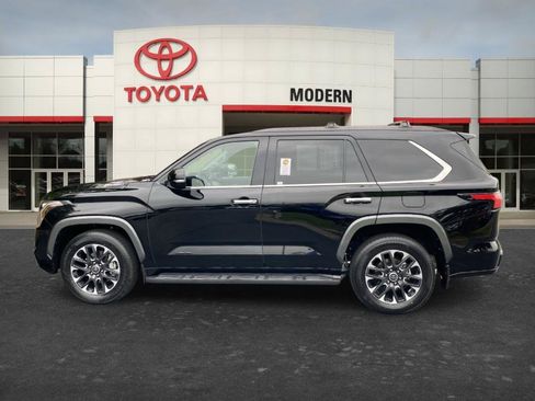 Used 2023 Toyota Sequoia Limited w/ Tow Technology Package AWD/4WD image 7