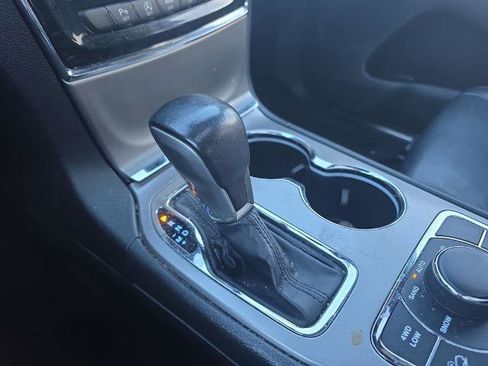 Used 2022 Jeep Grand Cherokee Limited AWD/4WD image 35
