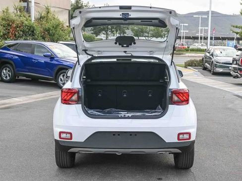 New 2026 Hyundai Venue SEL image 27