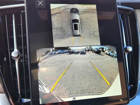 New 2026 Volvo XC90 B6 Plus w/ Protection Package Premier image 21