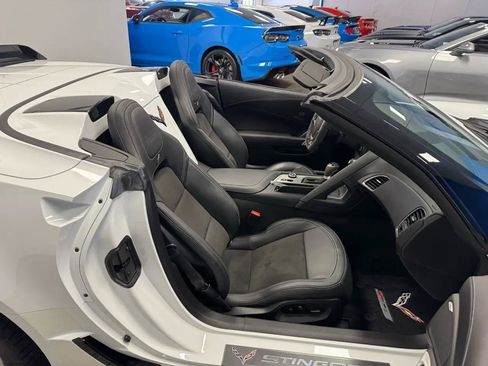 Used 2018 Chevrolet Corvette Z06 w/ Z07 Performance Package RWD image 18