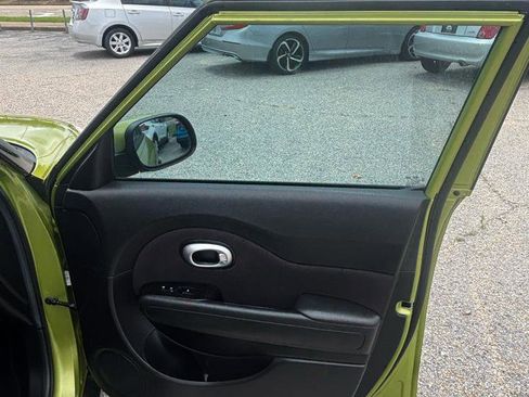 Used 2015 Kia Soul FWD image 21