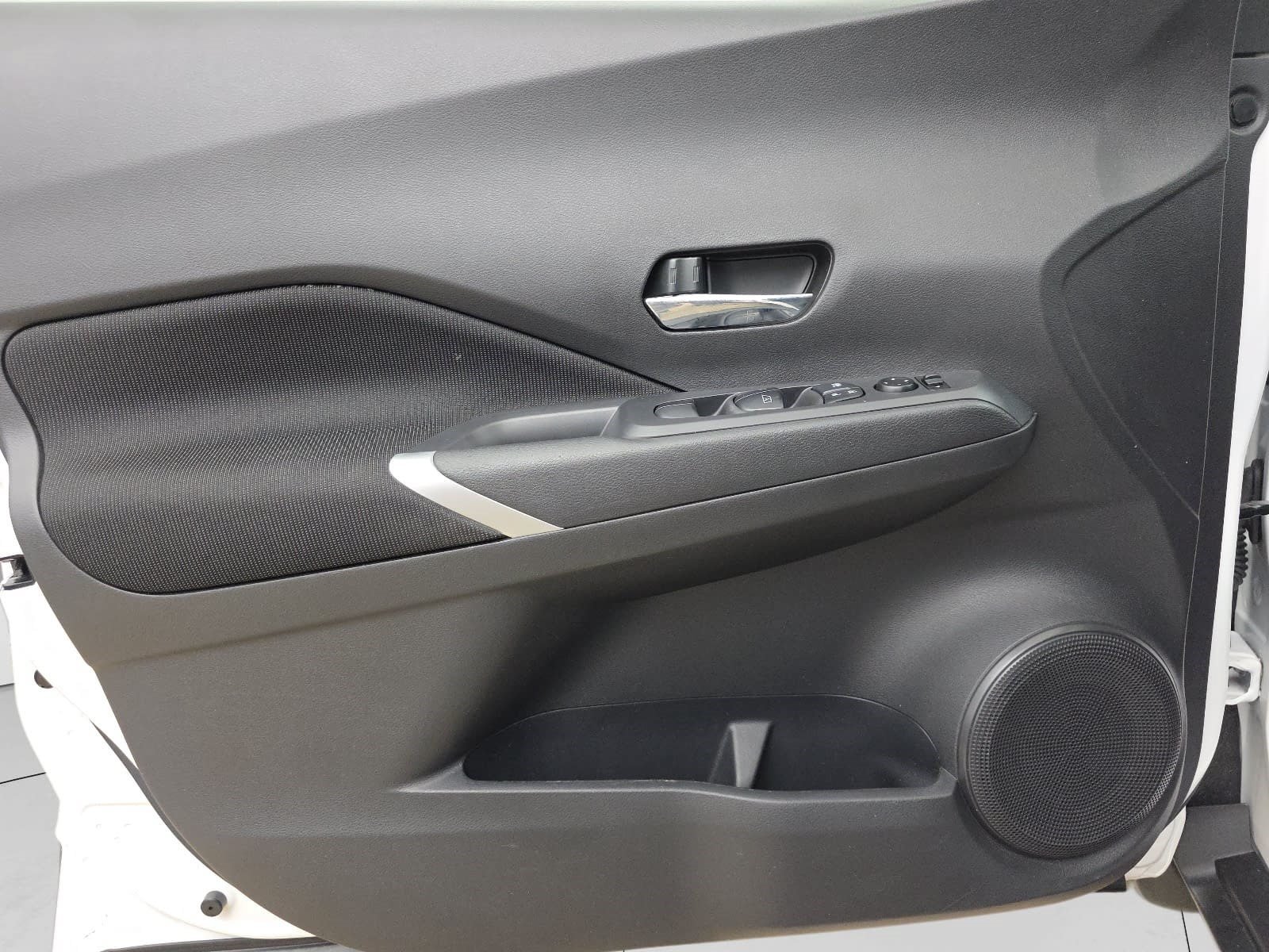 Used 2024 Nissan Kicks SV FWD image 23