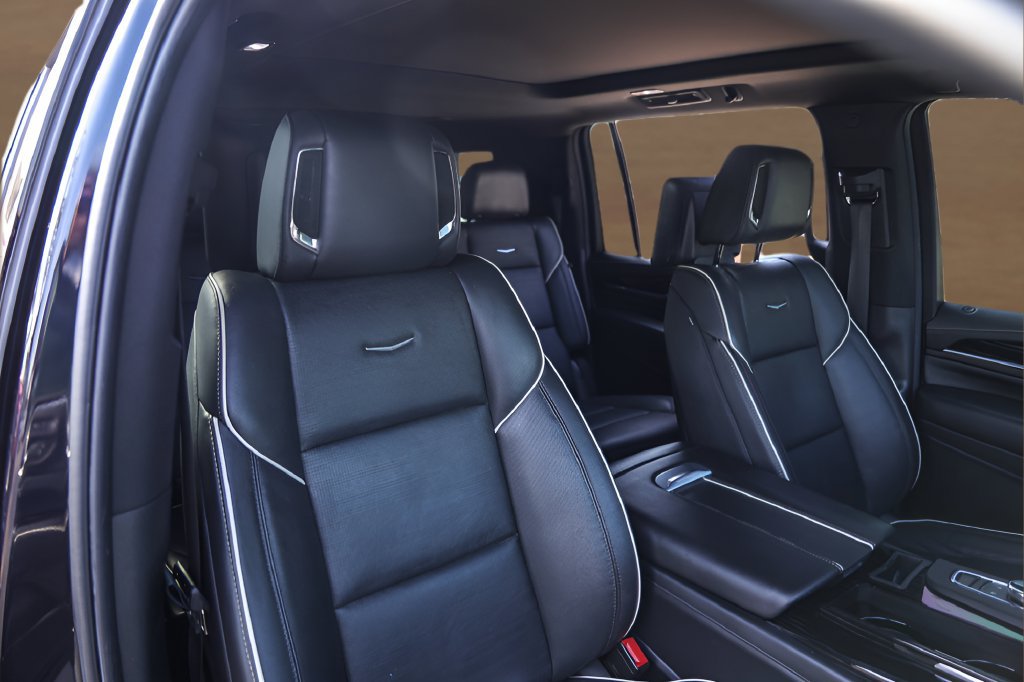 Used 2021 Cadillac Escalade ESV Sport w/ Driver Assist Tech Package AWD/4WD image 33