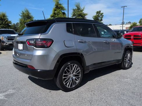 Used 2023 Jeep Compass Limited w/ Elite Group AWD/4WD image 4