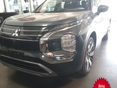Used 2025 Mitsubishi Outlander SE