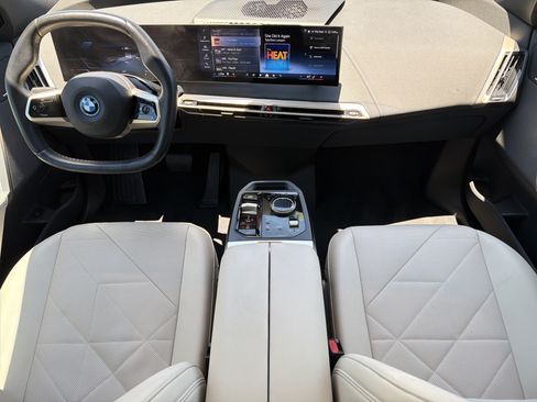 Used 2024 BMW iX xDrive50 w/ Premium Package AWD/4WD image 3