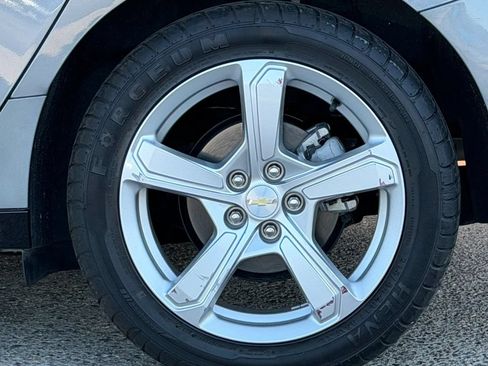 Used 2019 Chevrolet Volt LT w/ Power Convenience Package FWD image 32