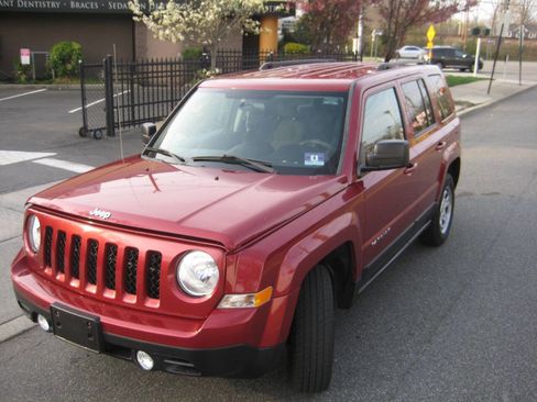 Used 2015 Jeep Patriot Sport w/ Power Value Group image 1
