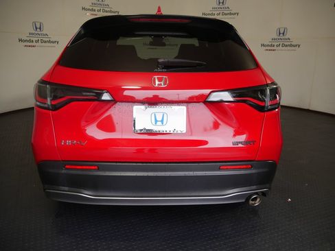 Used 2024 Honda HR-V Sport image 9