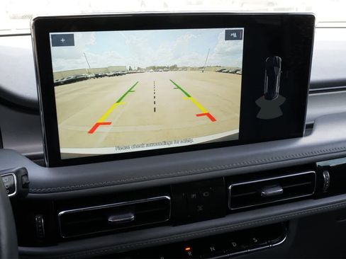 Used 2022 Lincoln Nautilus Reserve w/ Luxury Package image 14