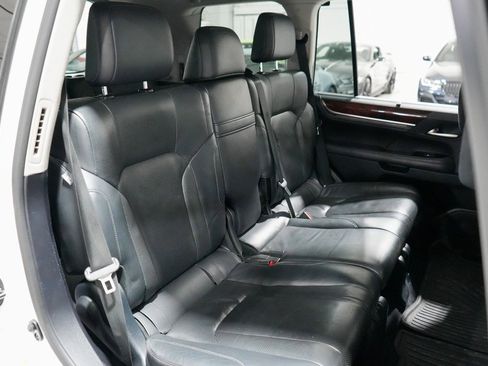 Used 2017 Lexus LX 570 4WD image 28