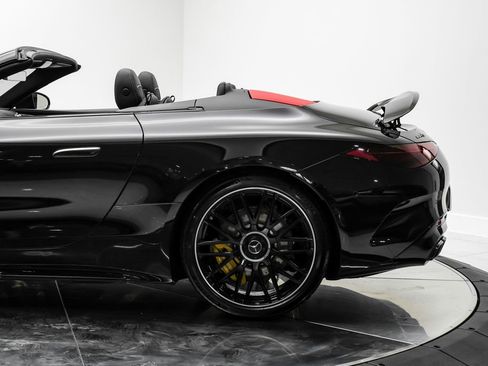 Used 2023 Mercedes-Benz SL 63 AMG 4MATIC w/ Driver Assistance Package image 16