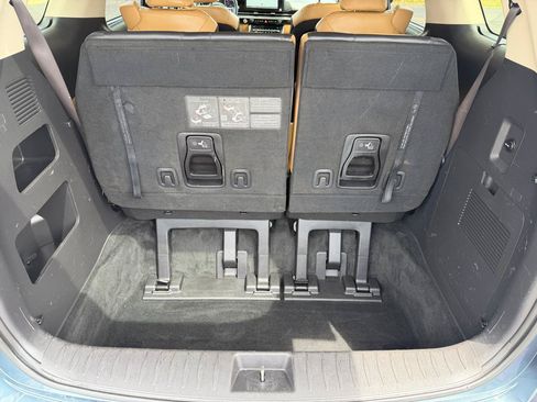 Used 2024 Kia Carnival EX FWD image 13