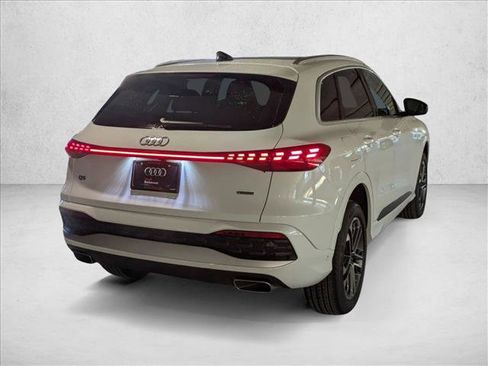 Used 2025 Audi Q5 Premium Plus w/ Premium Plus image 5