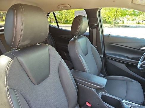 Used 2021 Buick Encore GX Preferred w/ Cold Weather Comfort Package FWD image 11