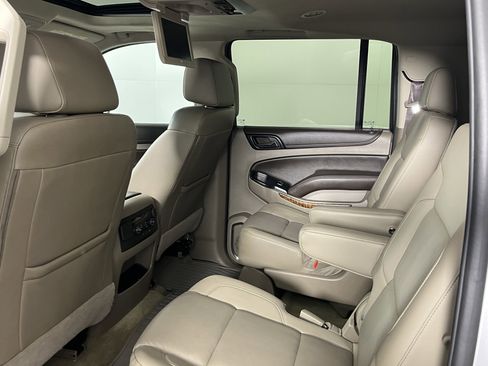 Used 2018 Chevrolet Suburban Premier image 13