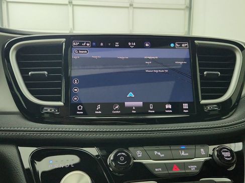 New 2027 Chrysler Pacifica Limited w/ S Appearance Package AWD/4WD image 25