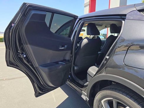Used 2022 Toyota C-HR Limited FWD image 17