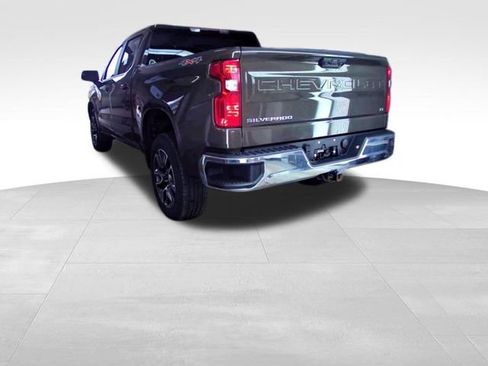 Used 2023 Chevrolet Silverado 1500 LT image 2