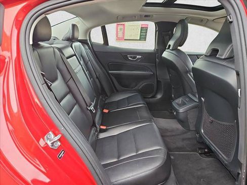 Used 2020 Volvo S60 T6 Momentum AWD/4WD image 22
