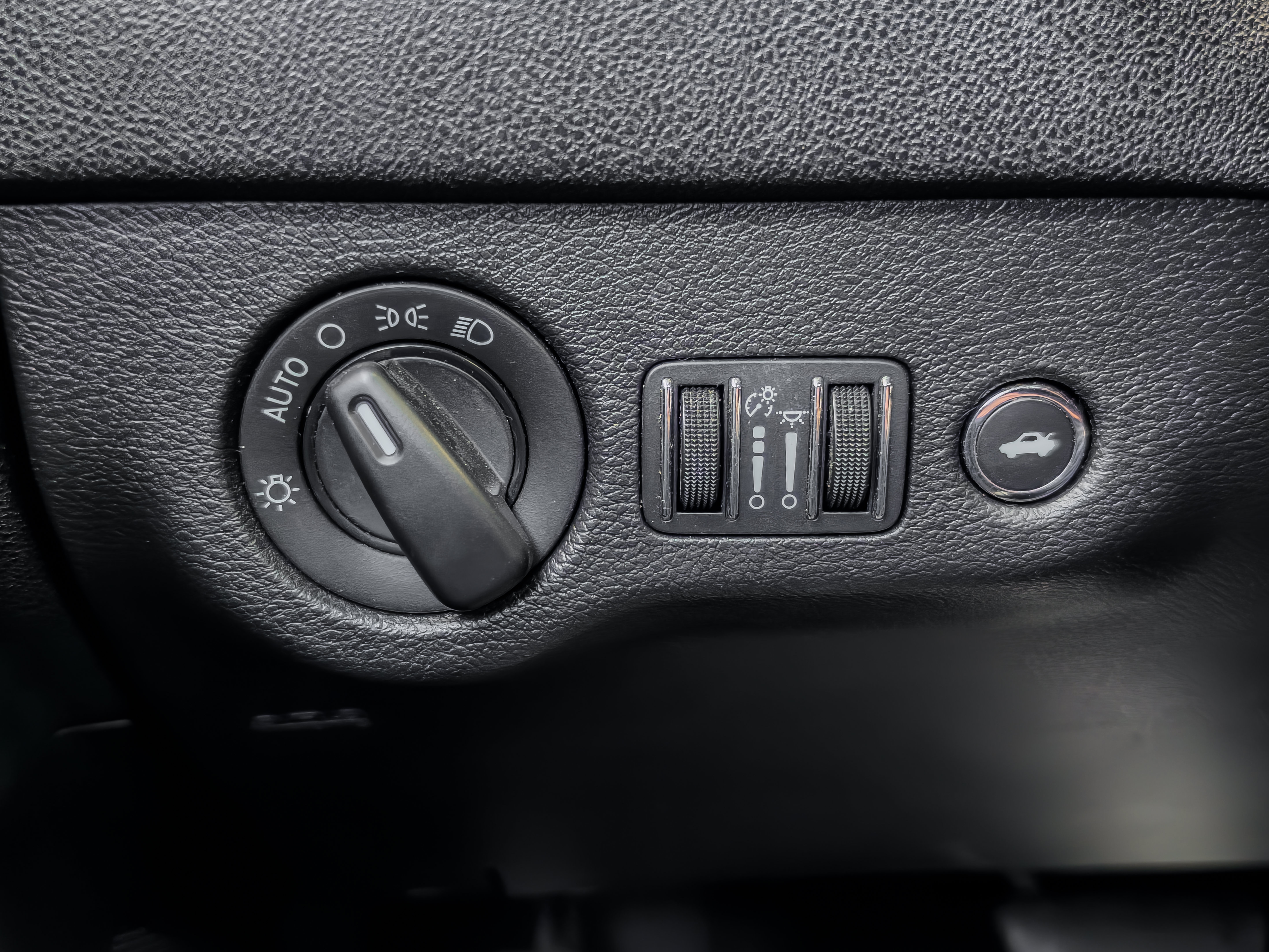 Used 2022 Dodge Charger SXT w/ Leather Interior Group RWD image 59