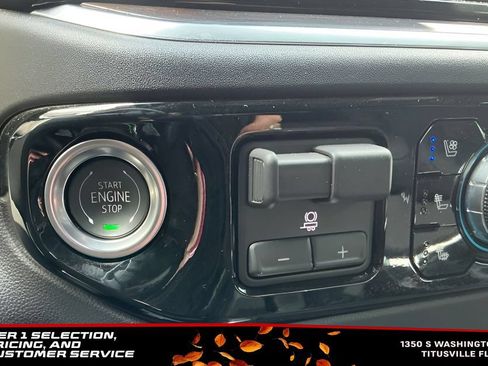 Used 2025 GMC Sierra 1500 SLT w/ SLT Premium Plus Package AWD/4WD image 28