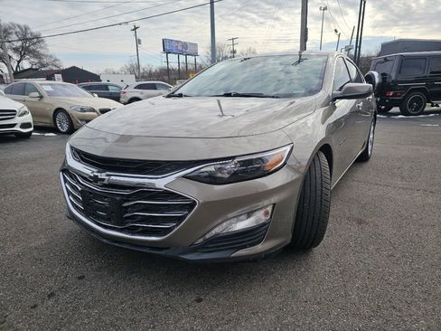 Used 2020 Chevrolet Malibu LT FWD image 5