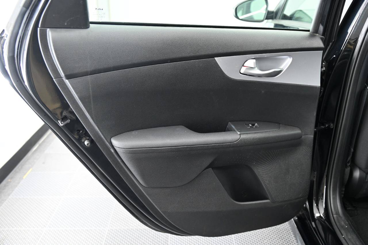 Used 2023 Kia Forte LXS w/ LXS Technology Package FWD image 29