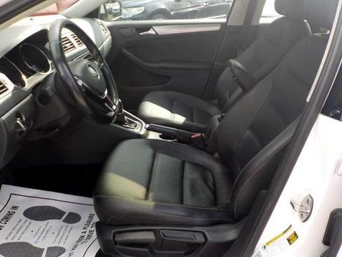 Used 2018 Volkswagen Jetta SE image 22