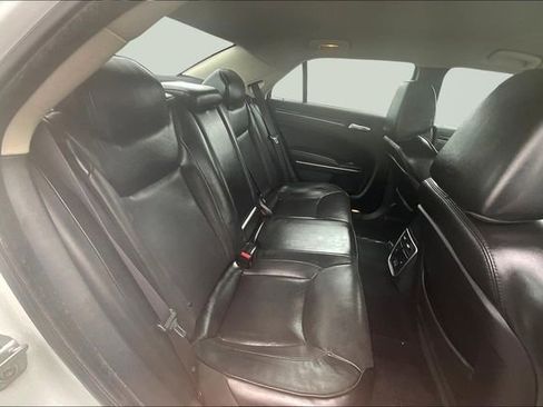 Used 2019 Chrysler 300 Limited image 26