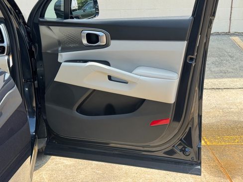 Used 2021 Kia Sorento S FWD image 43