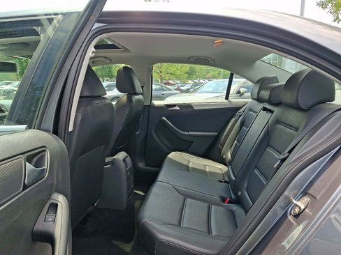 Used 2018 Volkswagen Jetta SE FWD image 10