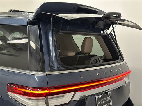 Used 2022 Lincoln Navigator Reserve image 8