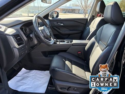 Used 2024 Nissan Rogue SV w/ SV Premium Package image 8