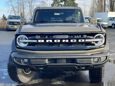 New 2025 Ford Bronco Outer Banks w/ Sasquatch Package image 2