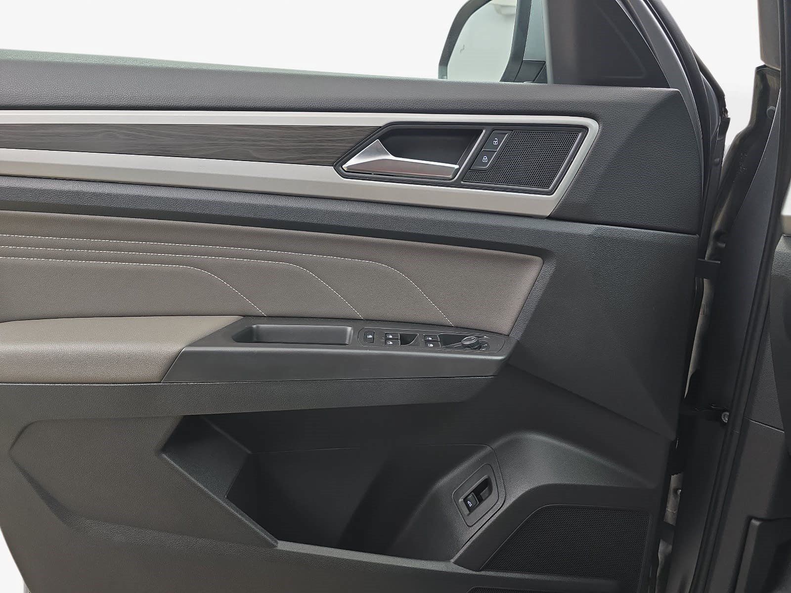 Used 2023 Volkswagen Atlas SE w/ Panoramic Sunroof Package FWD image 23